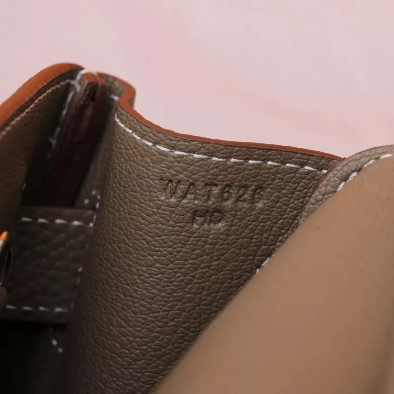Resilient 1992 Hermes AAA Quality Messenger Bags In Coffee For Unisex