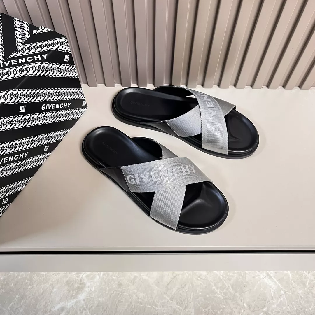 Resilient 2323 Givenchy Slippers For Men