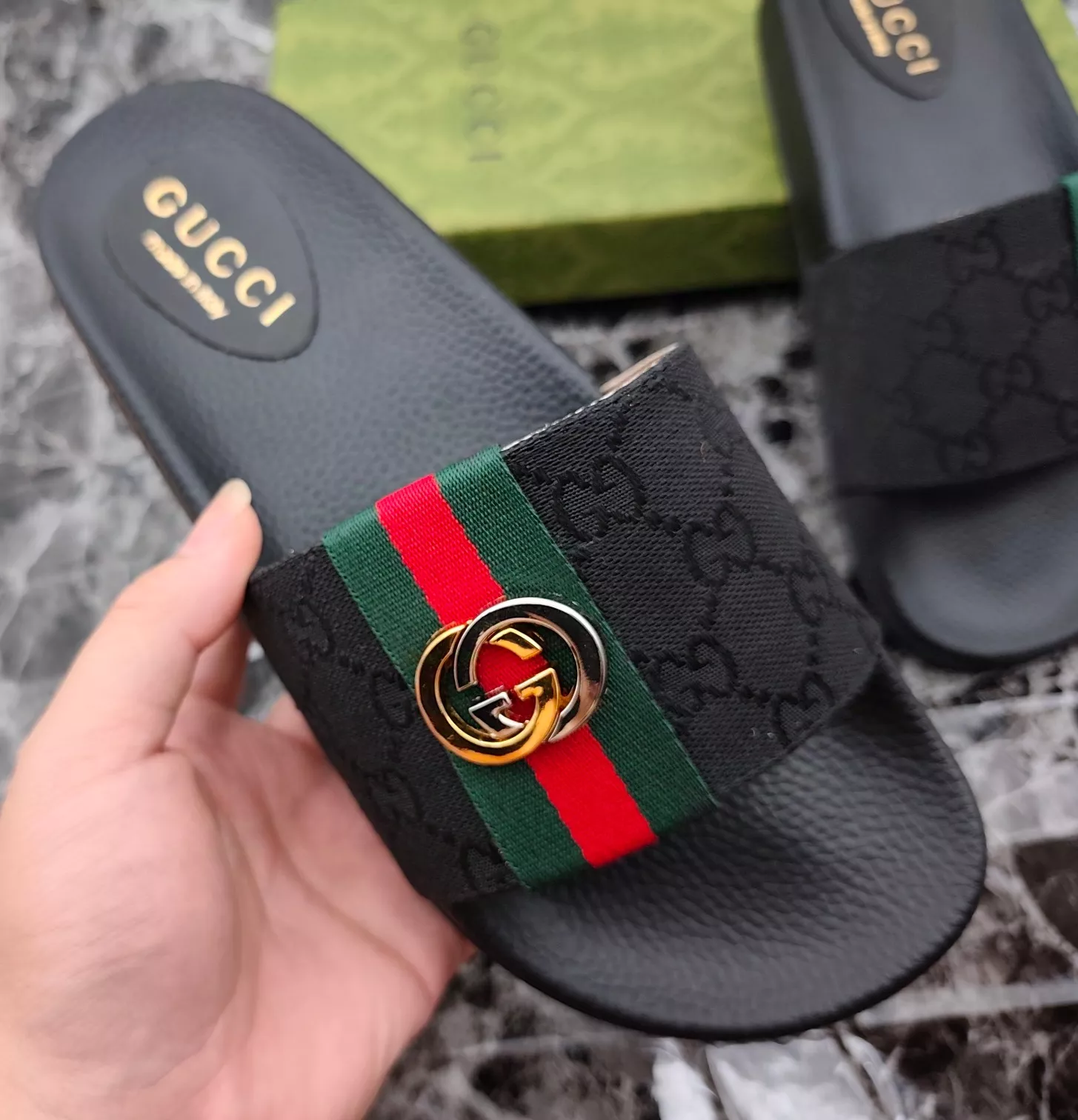 Resilient 2401 Gucci Slippers For Men