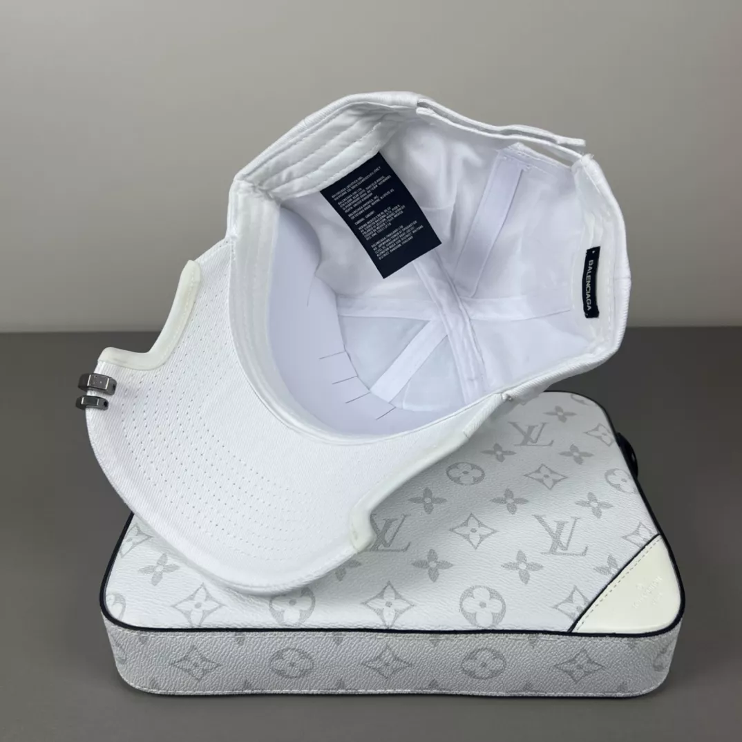 Resilient 2510 Balenciaga Caps