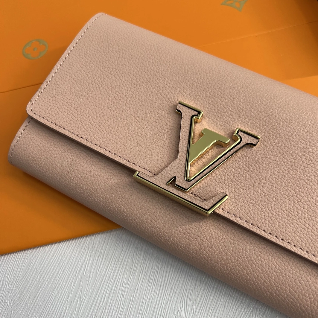 Resilient 2552 Louis Vuitton LV Card Case For Women