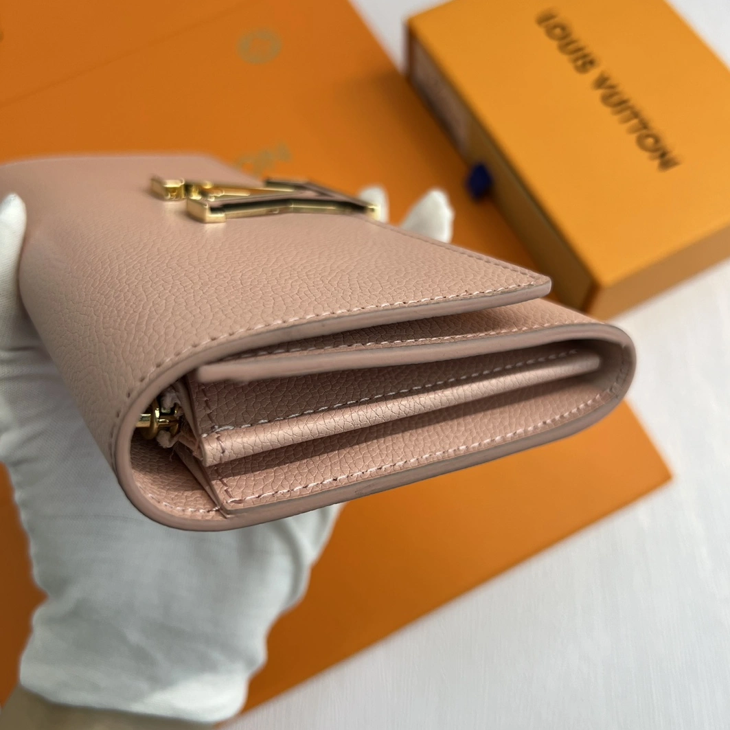Resilient 2552 Louis Vuitton LV Card Case For Women