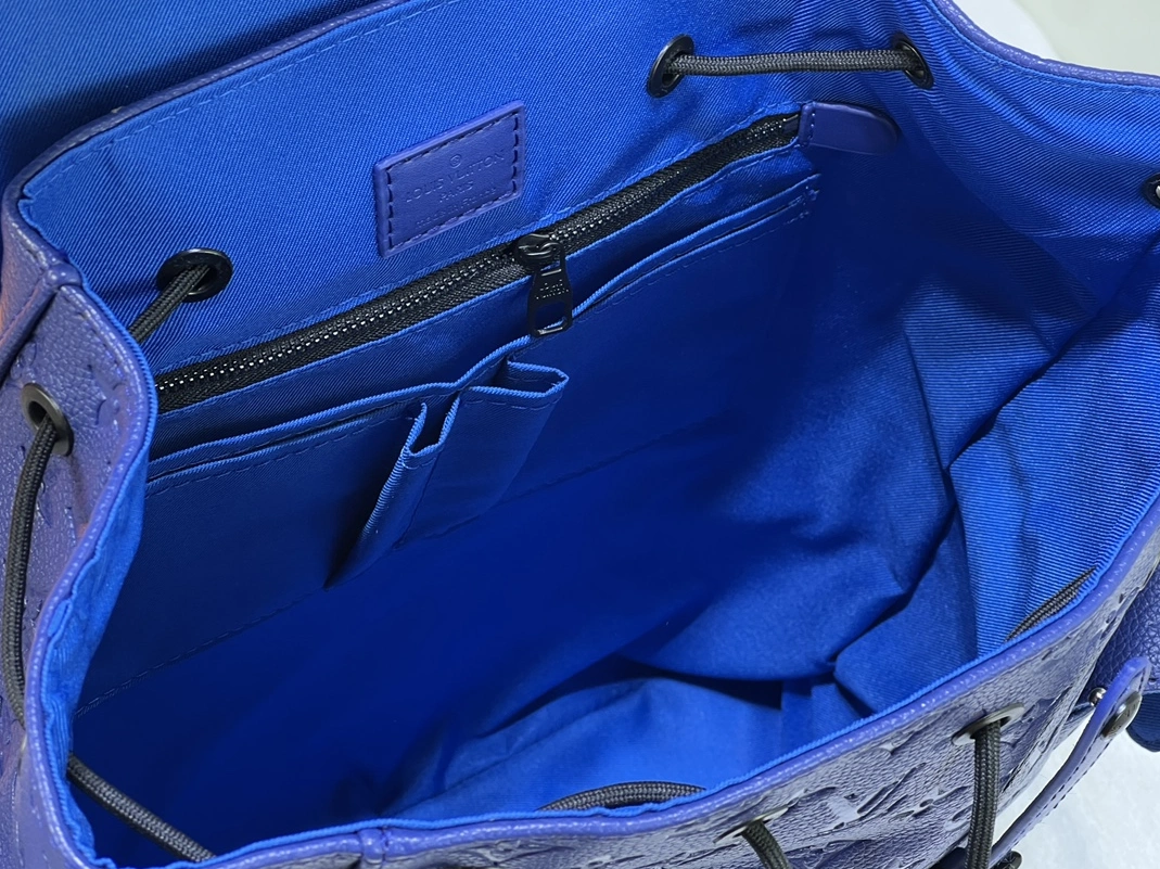 Resilient 2581 Louis Vuitton LV AAA Man Backpacks