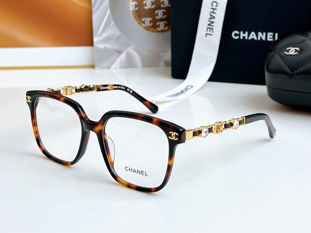 Resilient 2596 Chanel Goggles