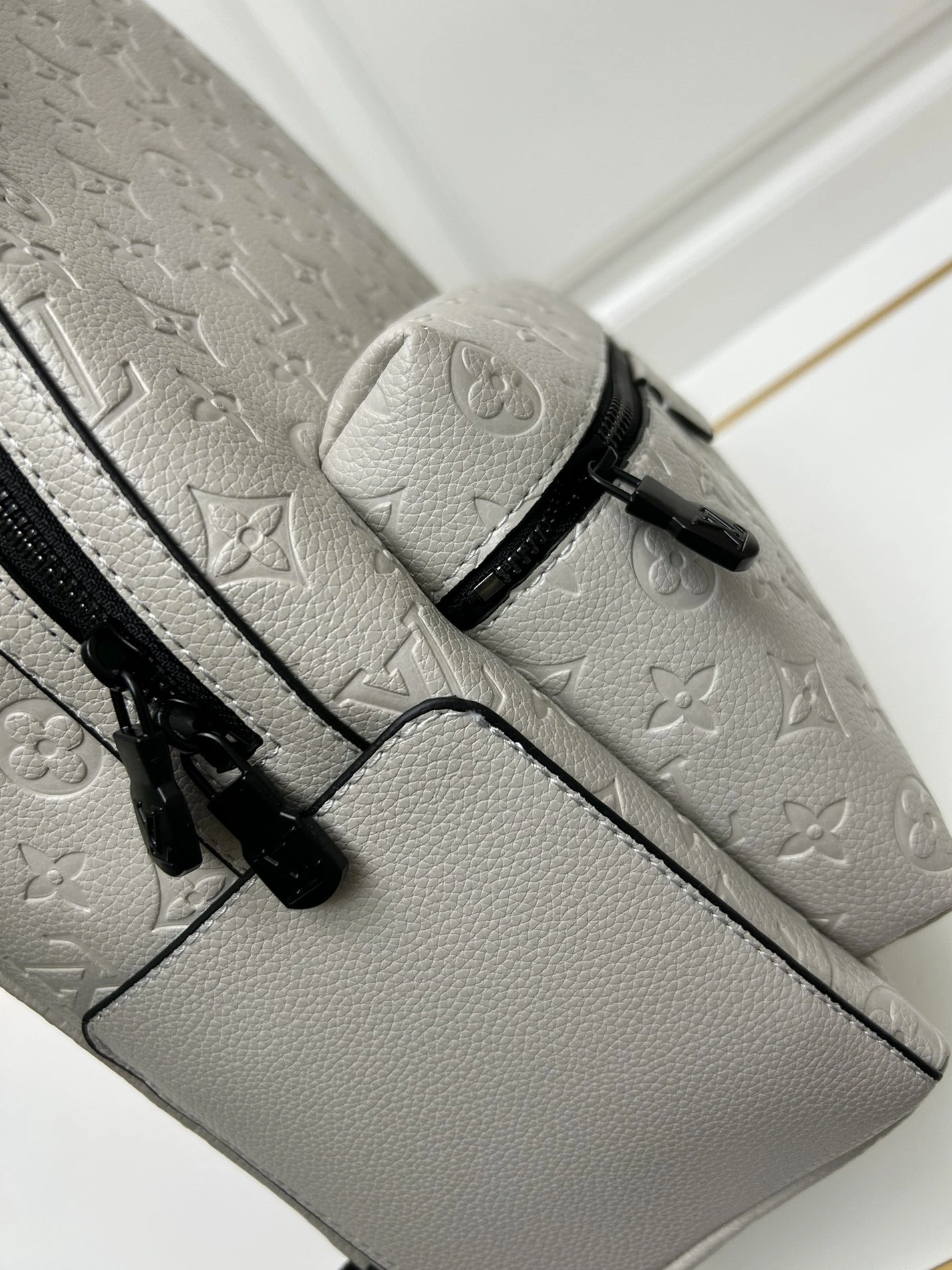 Resilient 2653 Louis Vuitton AAA Quality Backpacks For Unisex