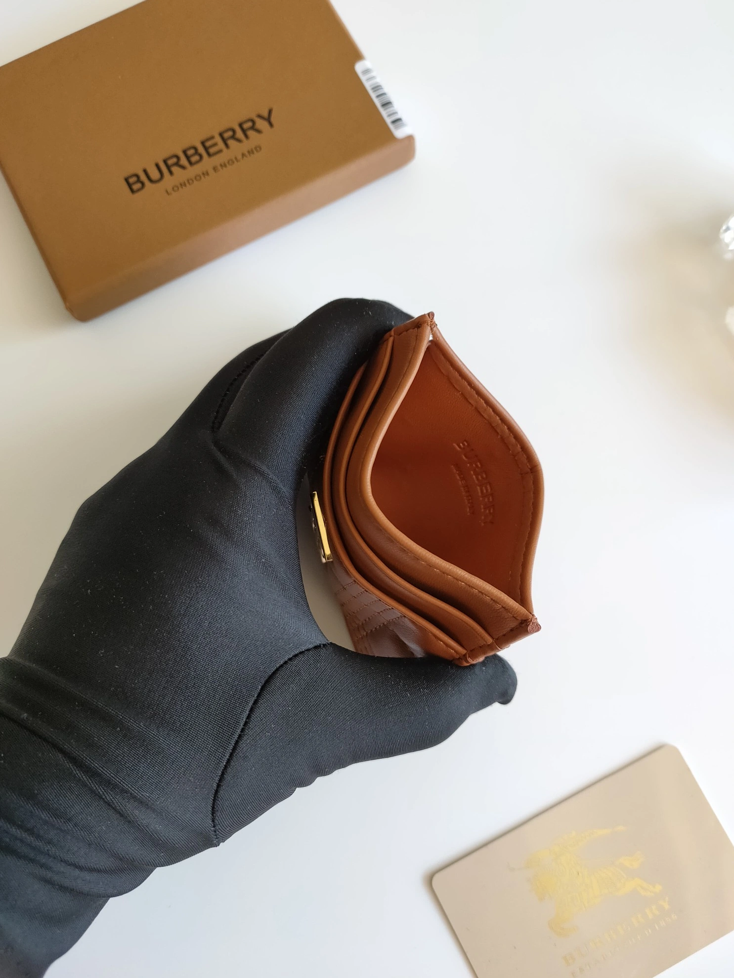 Resilient 2840 Burberry Card case