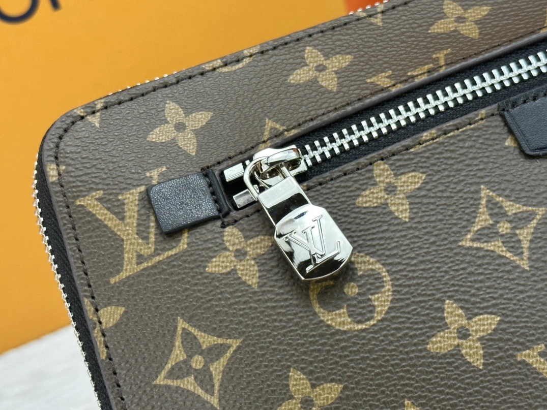 Resilient 2975 Louis Vuitton AAA Man Wallets