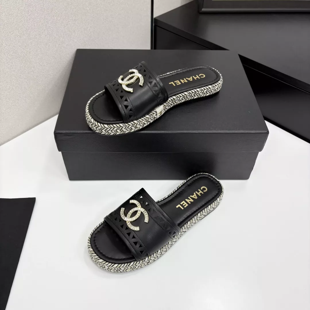 Resilient 3232 Chanel Slippers For Women
