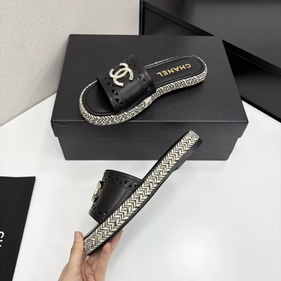 Resilient 3232 Chanel Slippers For Women