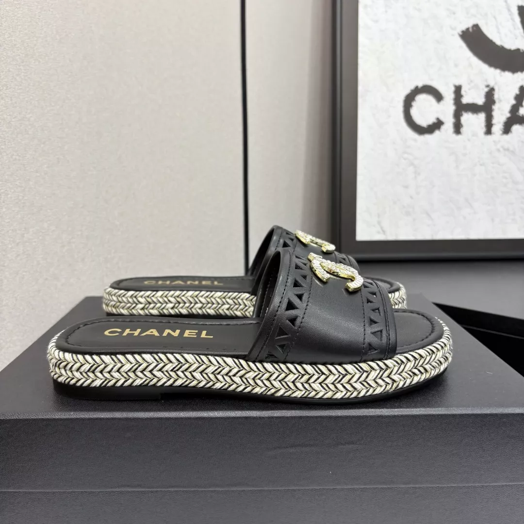 Resilient 3232 Chanel Slippers For Women