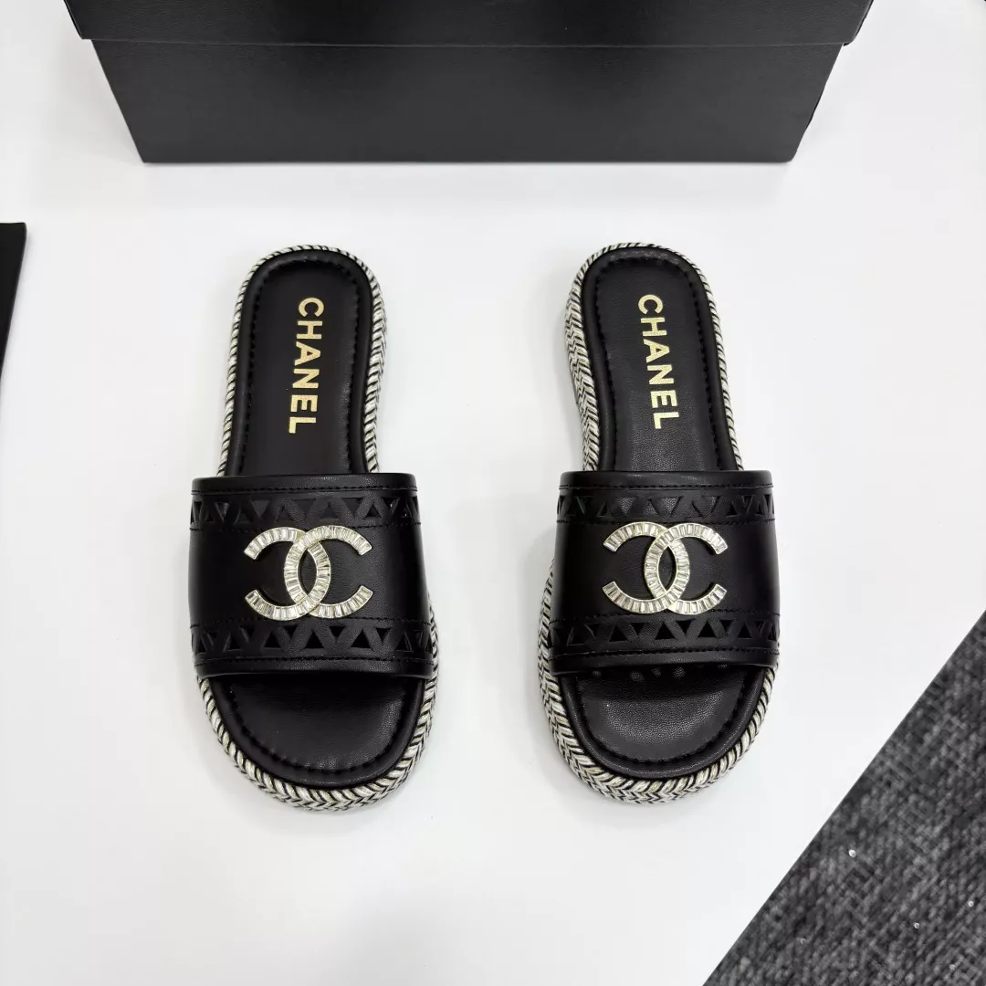 Resilient 3232 Chanel Slippers For Women