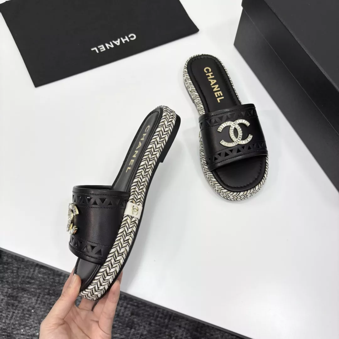 Resilient 3232 Chanel Slippers For Women