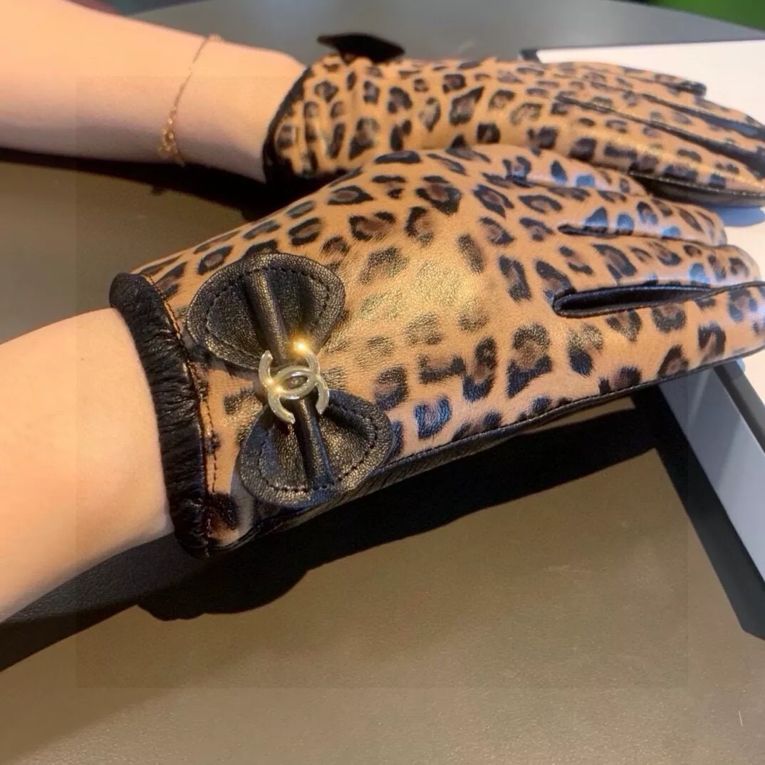 Resilient 3429 Chanel Gloves For Women