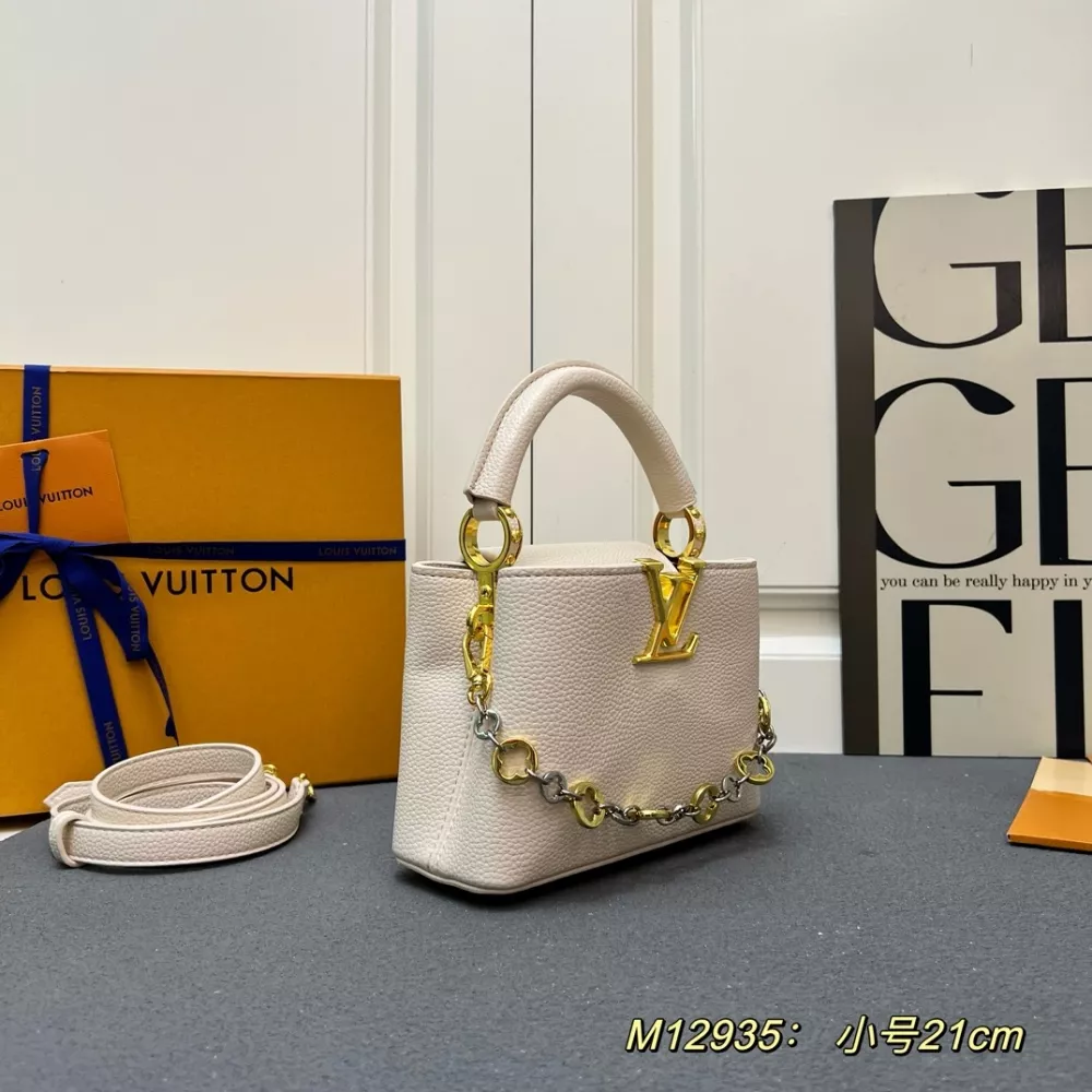 Resilient 3547 Louis Vuitton AAA Quality Handbags For Women