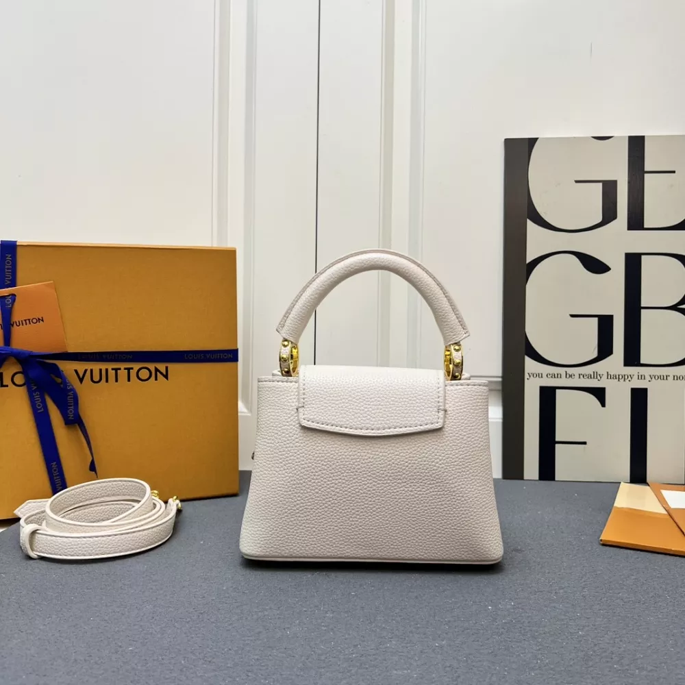 Resilient 3547 Louis Vuitton AAA Quality Handbags For Women