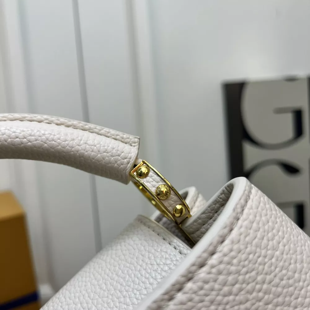 Resilient 3547 Louis Vuitton AAA Quality Handbags For Women