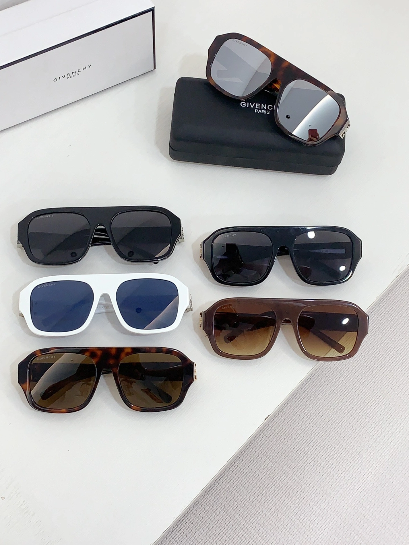 Resilient 3559 Givenchy AAA Quality Sunglasses
