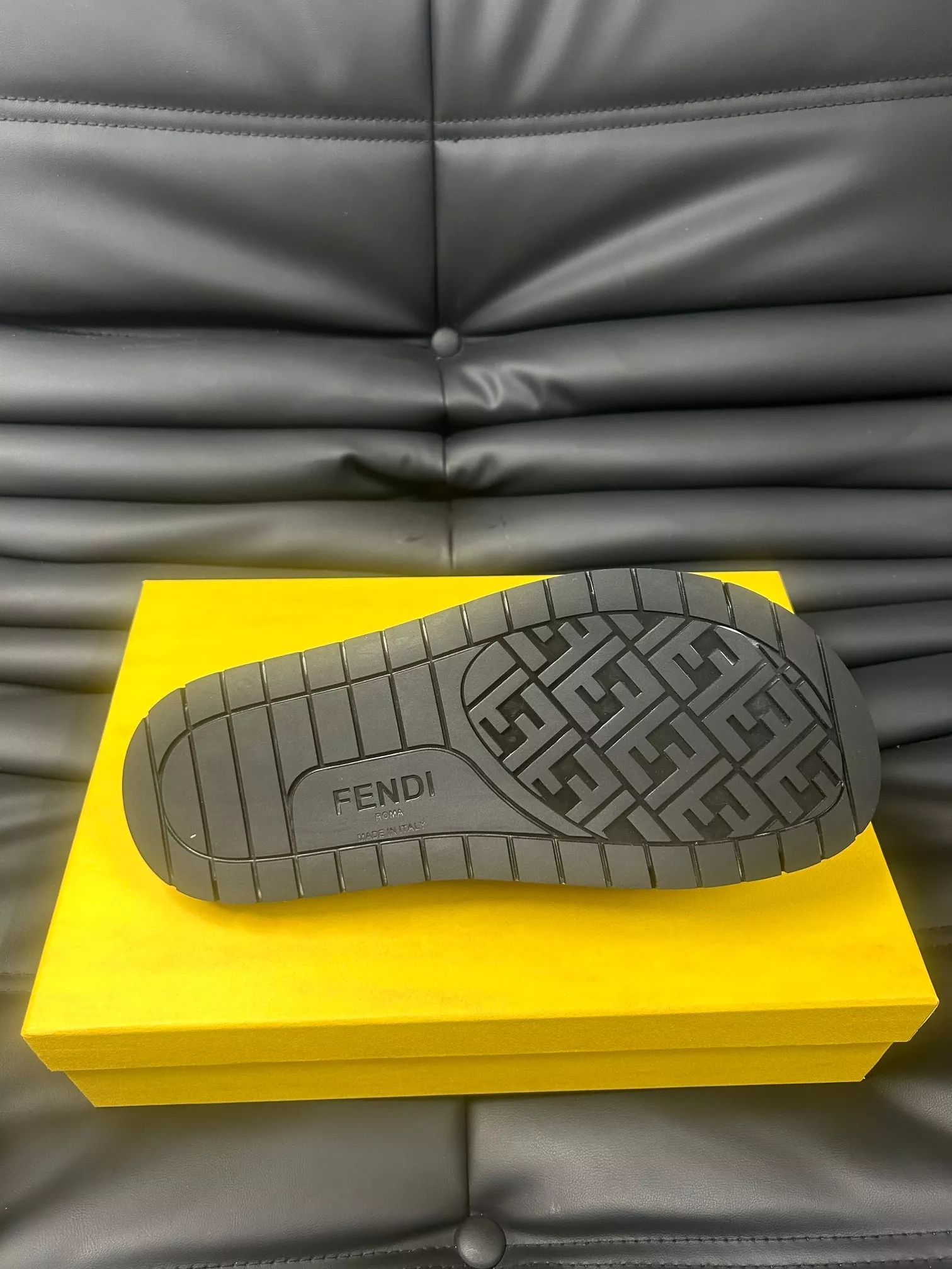 Resilient 3995 Fendi Slippers For Men