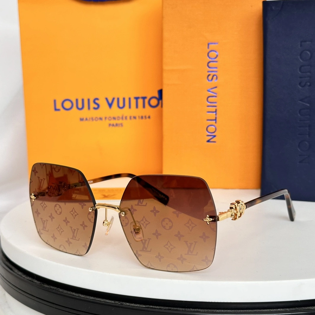 Resilient 4063 Louis Vuitton AAA Quality Sunglasses