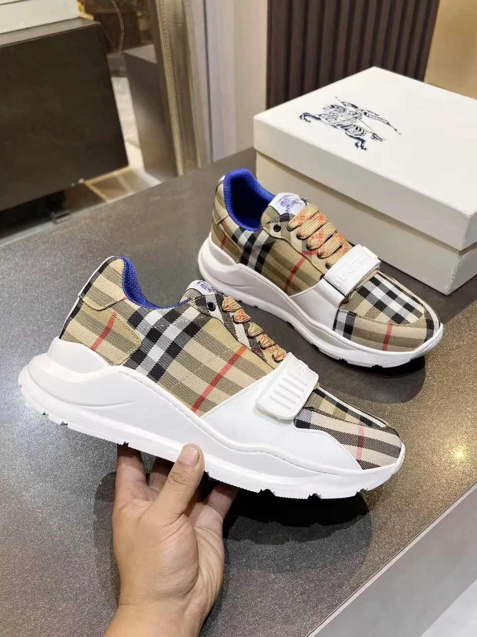Resilient 4233 Burberry Casual Shoes For Men