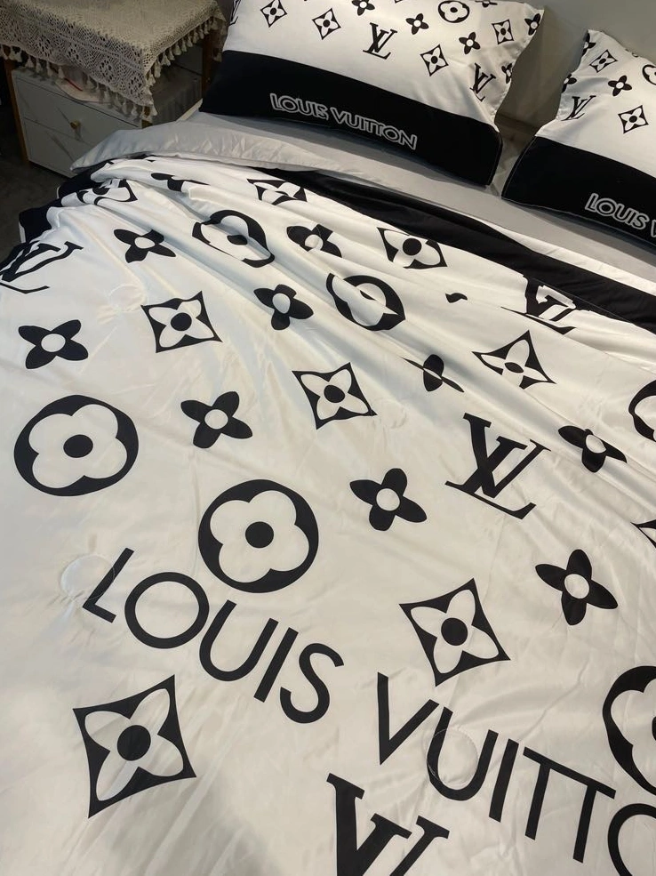 Resilient 4323 Louis Vuitton Bedding