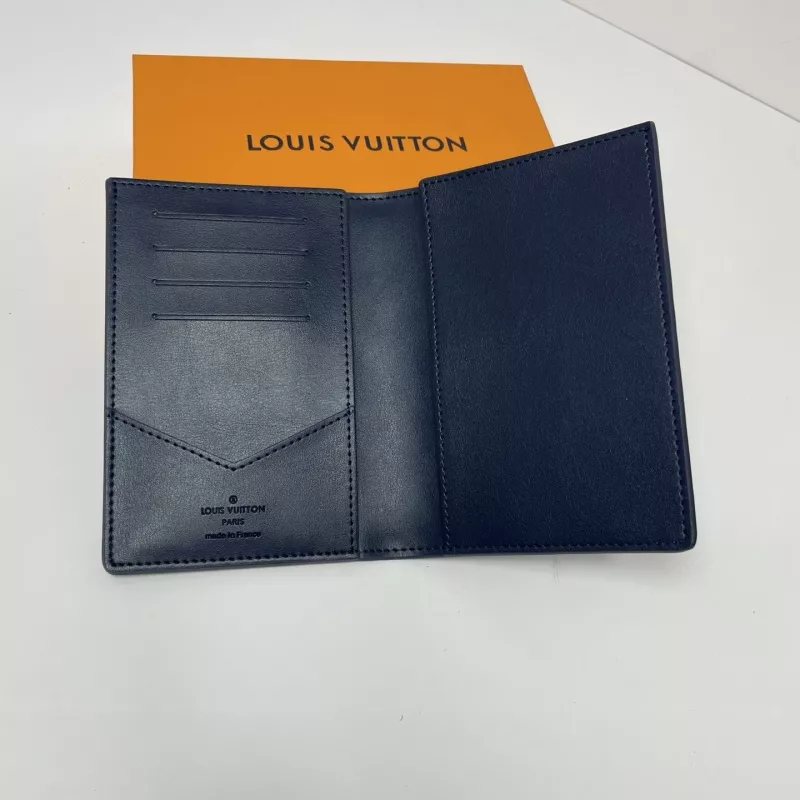 Resilient 4517 Louis Vuitton AAA Quality Card Case