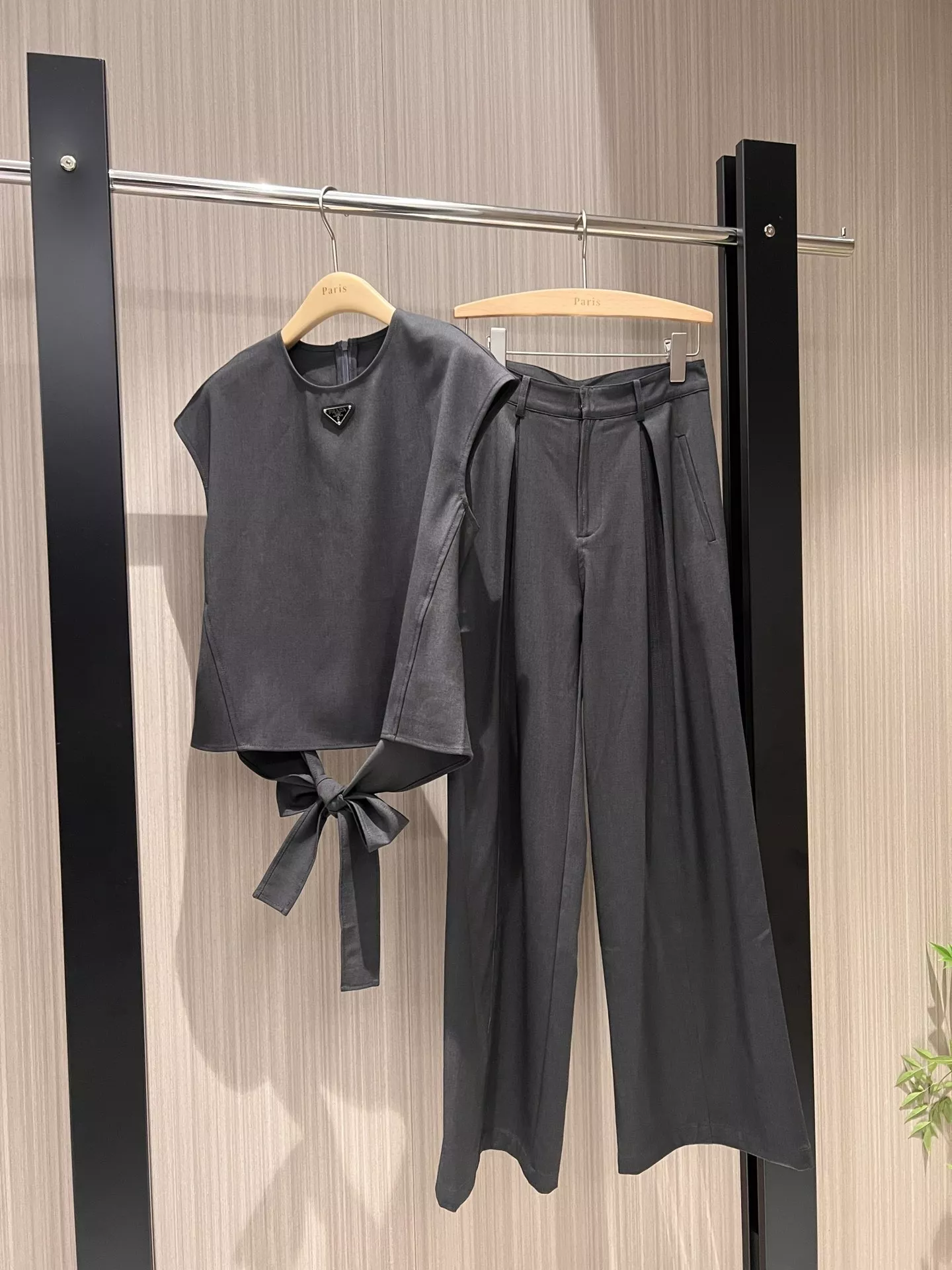 Resilient 4903 Prada Tracksuits Sleeveless For Women