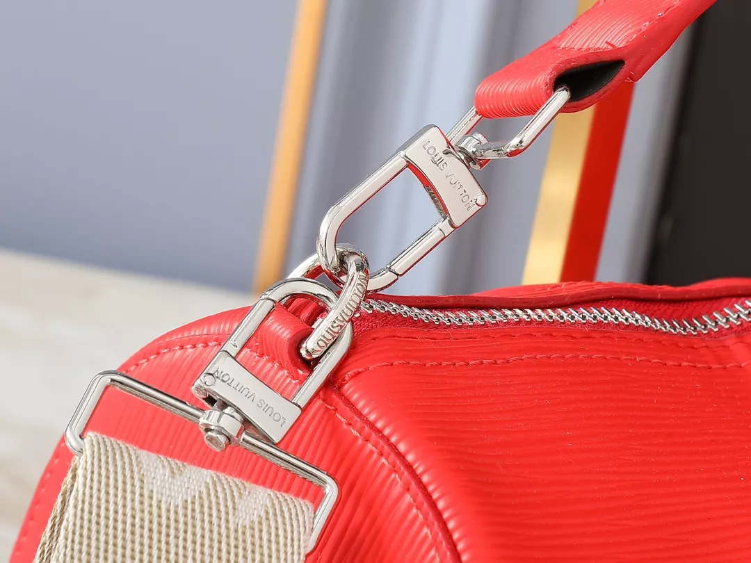 Resilient 5338 Louis Vuitton AAA Quality Messenger Bags For Unisex