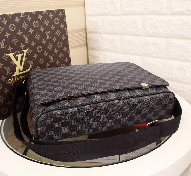 Resilient 5383 Louis Vuitton LV AAA Quality Messenger Bags For Men