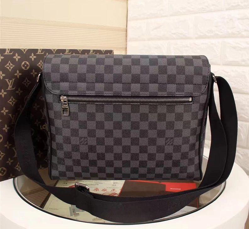 Resilient 5383 Louis Vuitton LV AAA Quality Messenger Bags For Men