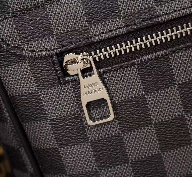 Resilient 5383 Louis Vuitton LV AAA Quality Messenger Bags For Men
