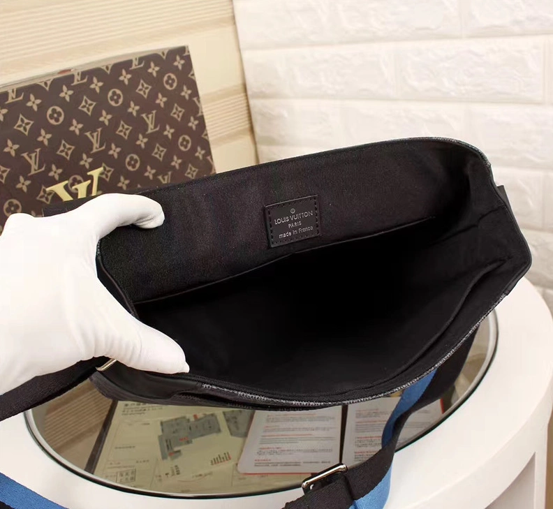 Resilient 5383 Louis Vuitton LV AAA Quality Messenger Bags For Men