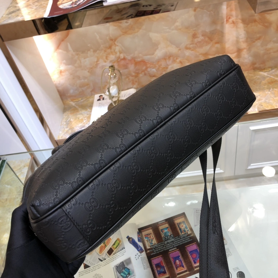 Resilient 5661 Gucci AAA Man Handbags
