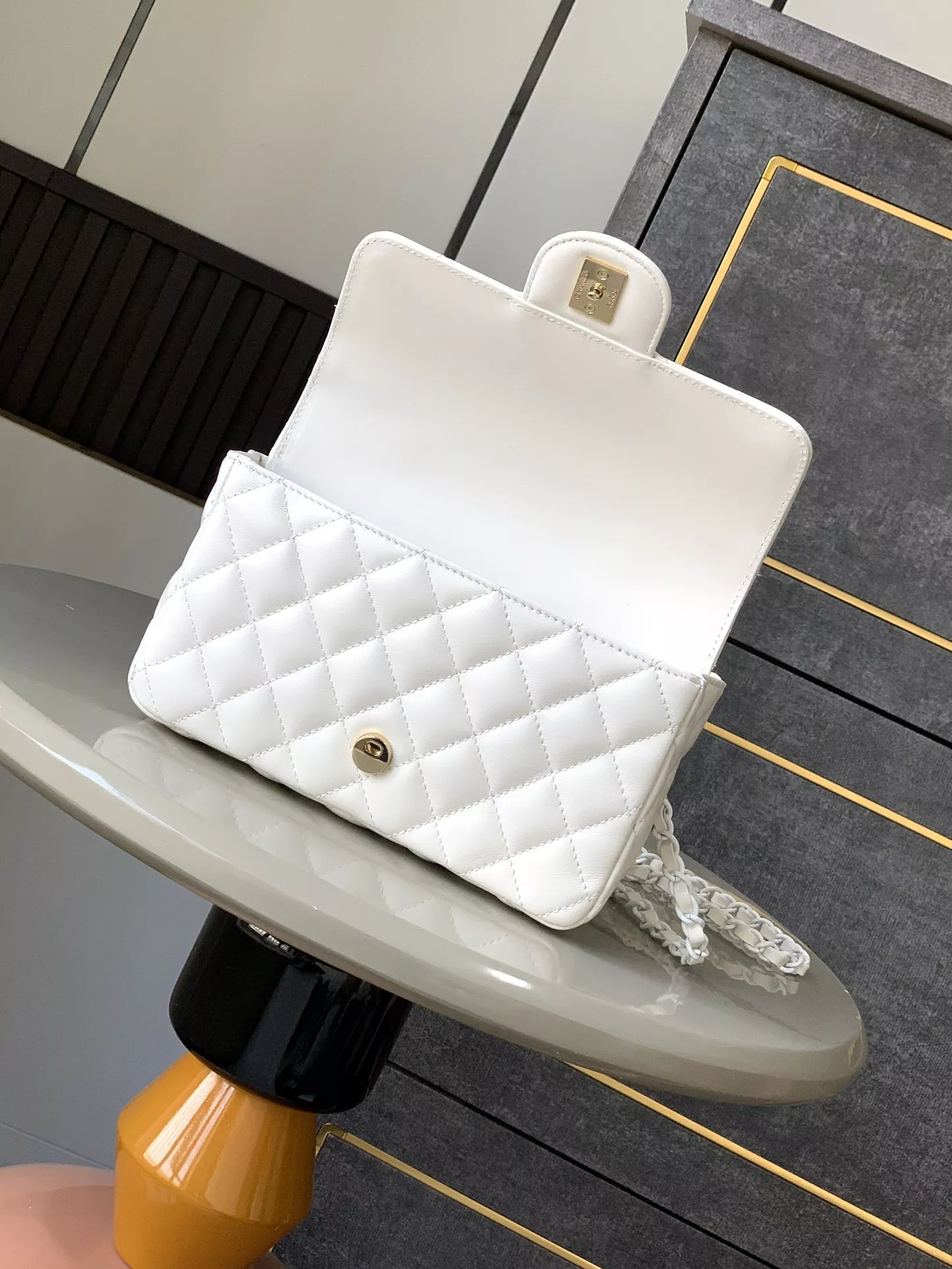 Resilient 5693 Chanel AAA Quality Messenger Bags For Women
