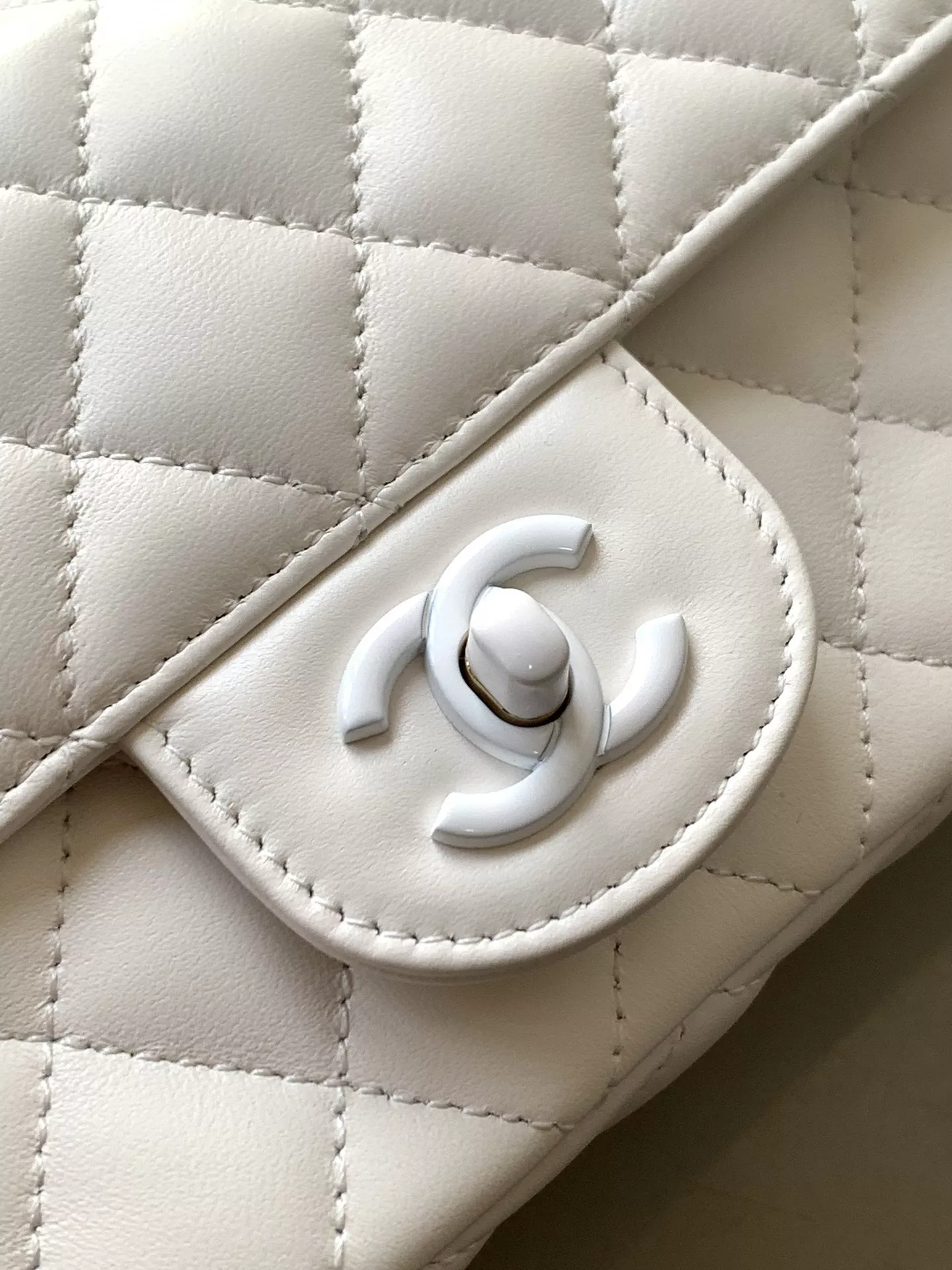 Resilient 5693 Chanel AAA Quality Messenger Bags For Women