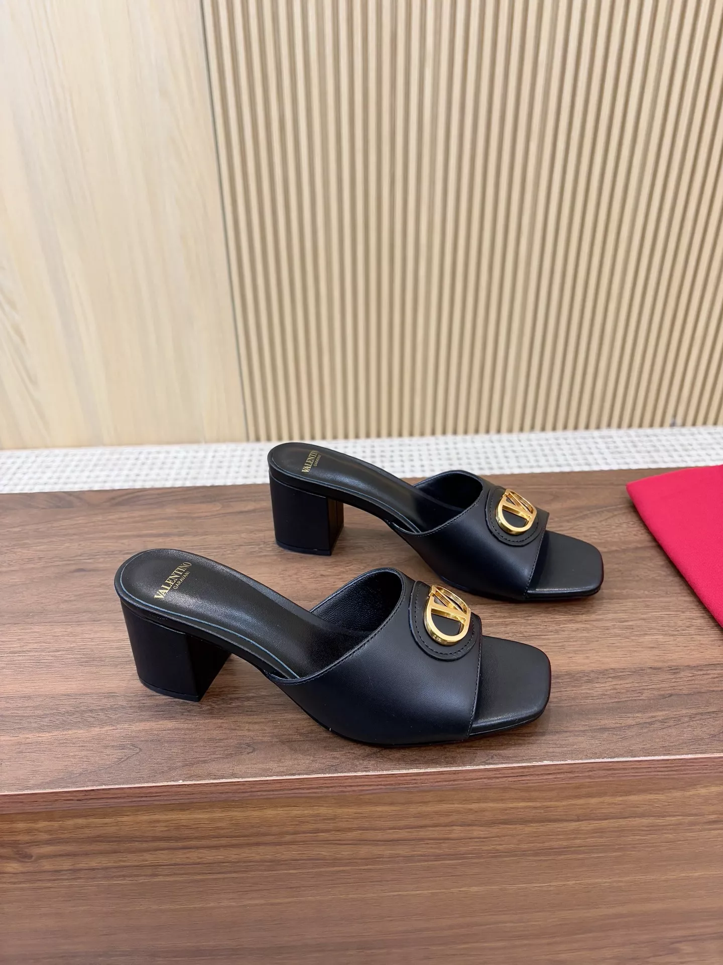 Resilient 5780 Valentino Slippers For Women