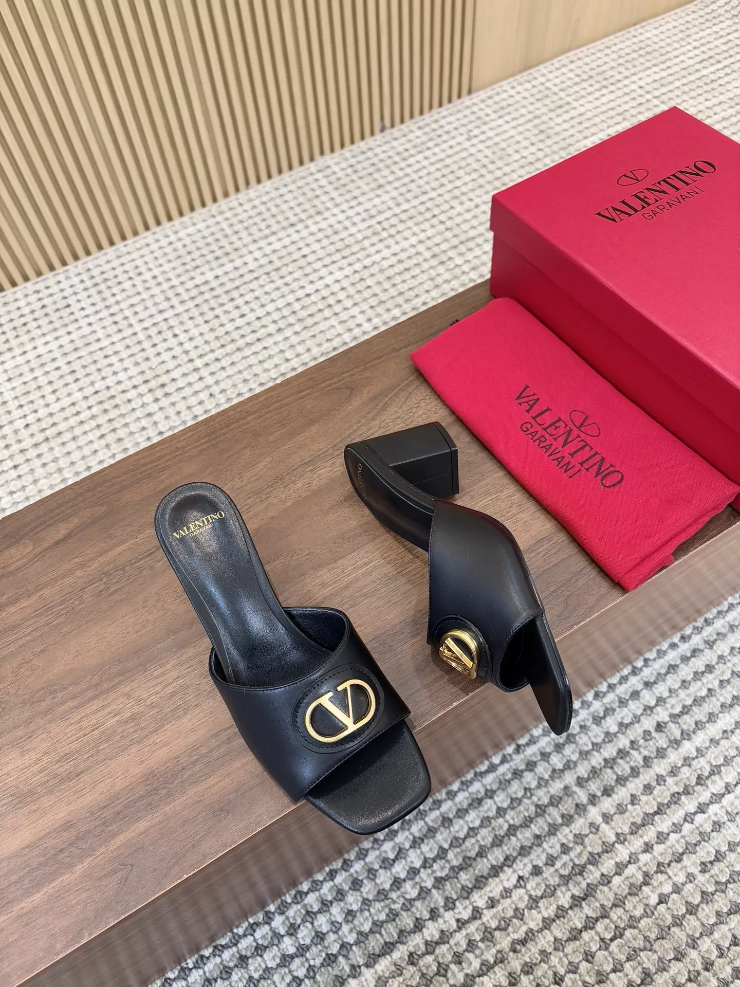 Resilient 5780 Valentino Slippers For Women