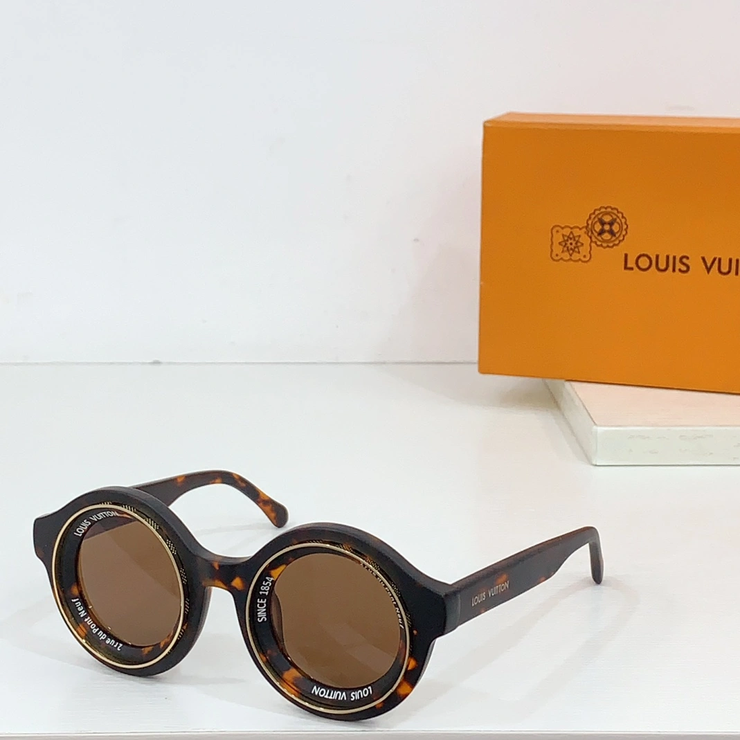 Resilient 5806 Louis Vuitton AAA Quality Sunglasses