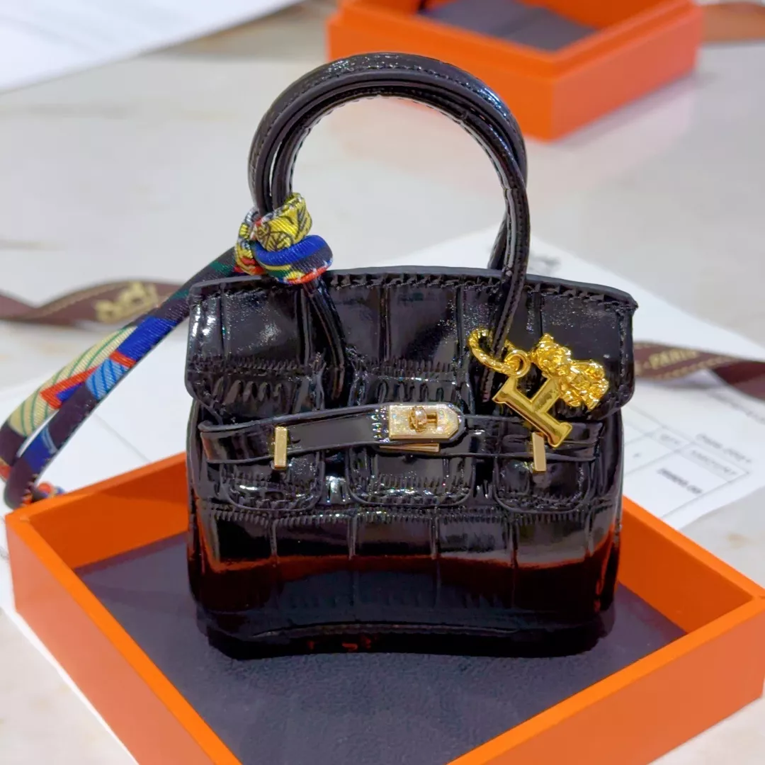 Resilient 606 Hermes Key Holder And Bag Buckle