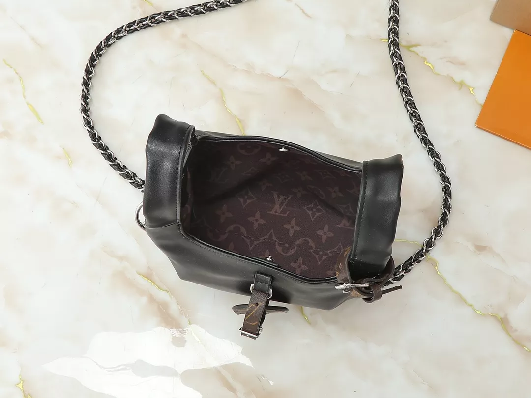Resilient 6081 Louis Vuitton AAA Quality Handbags For Women