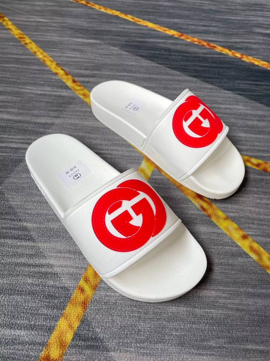 Resilient 6285 Gucci Slippers For Men
