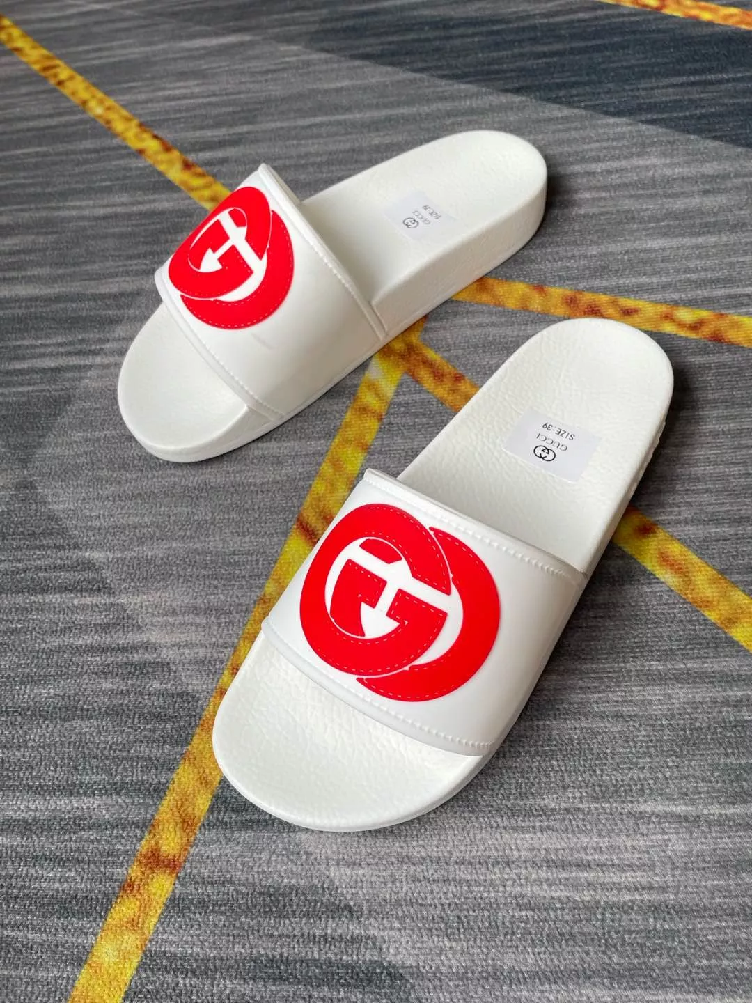 Resilient 6285 Gucci Slippers For Men