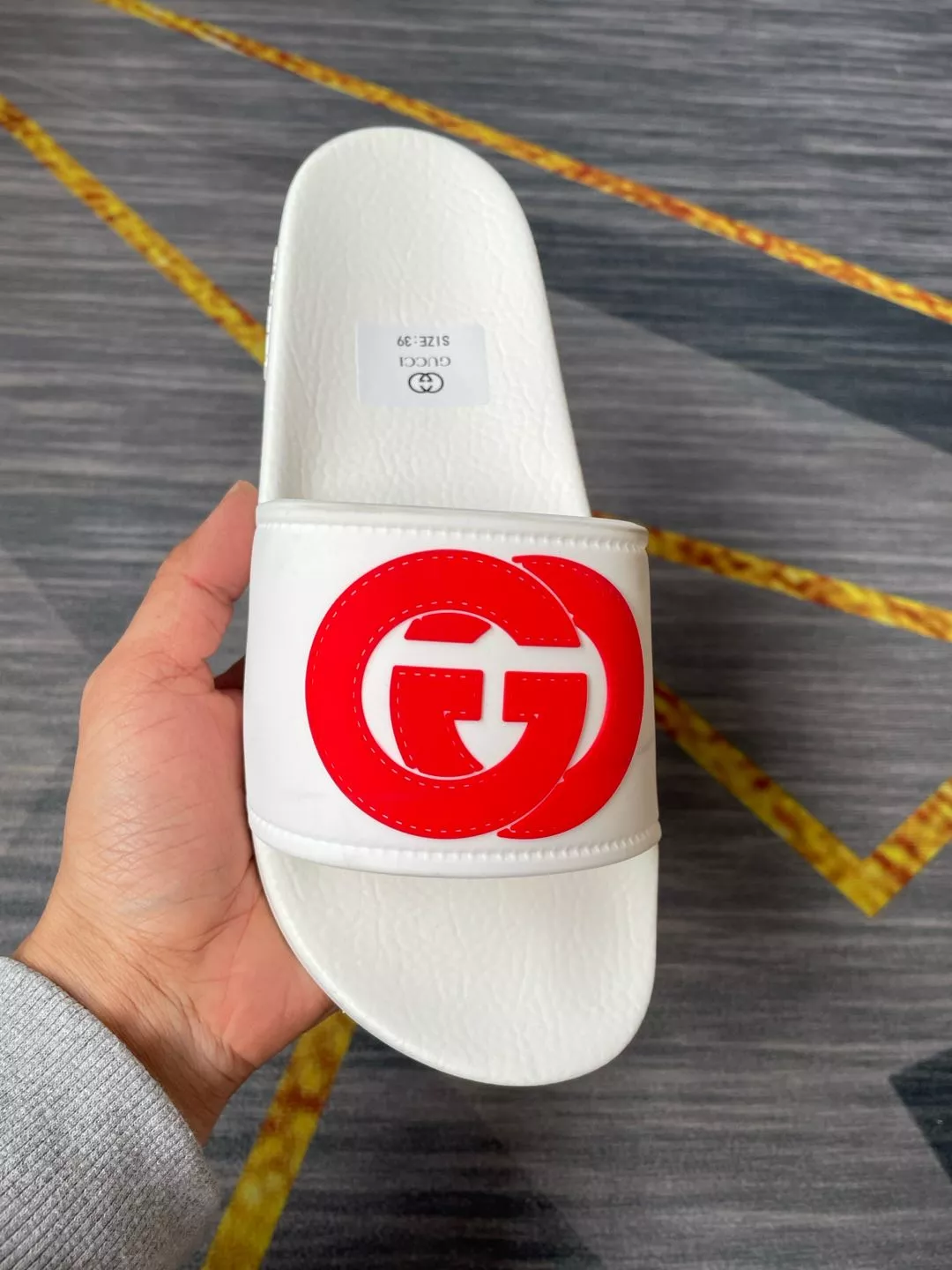Resilient 6285 Gucci Slippers For Men
