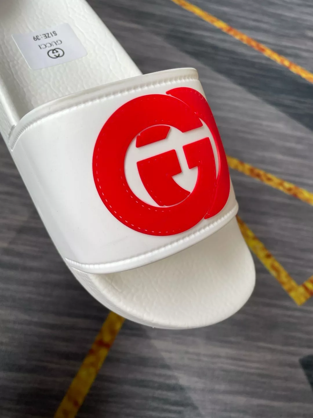 Resilient 6285 Gucci Slippers For Men