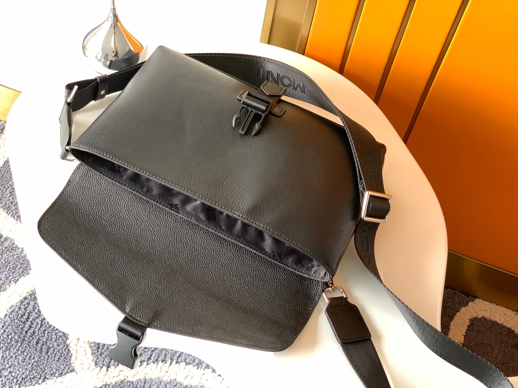 Resilient 632 Mont Blanc AAA Man Messenger Bags