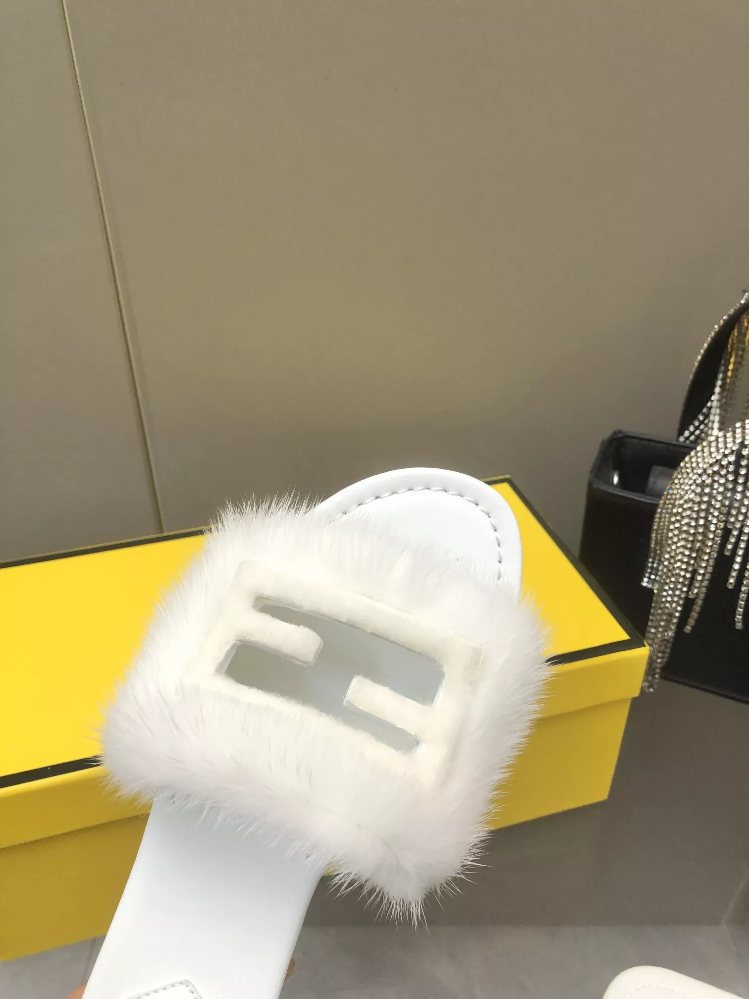 Resilient 6328 Fendi Slippers For Women