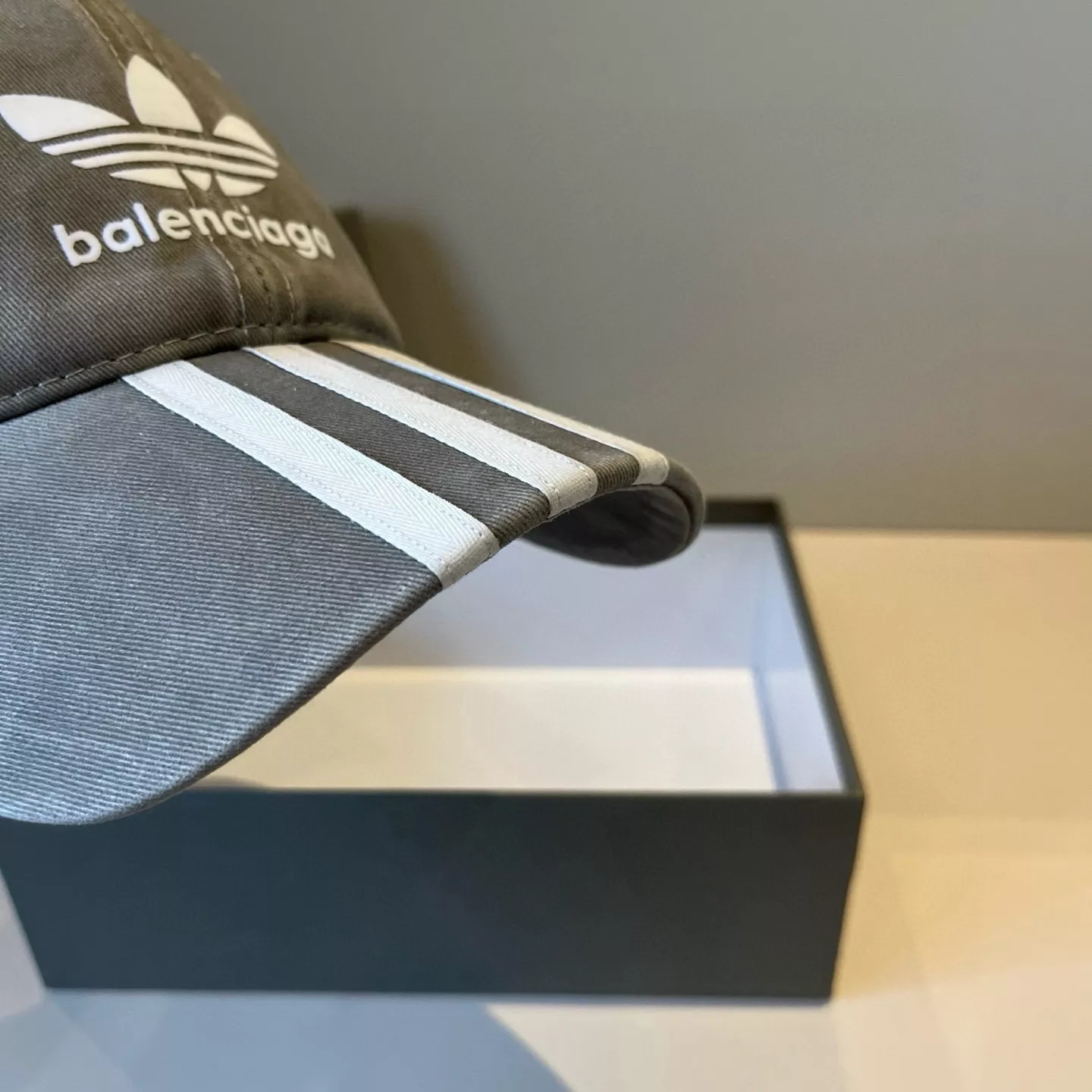 Resilient 6531 Balenciaga Caps
