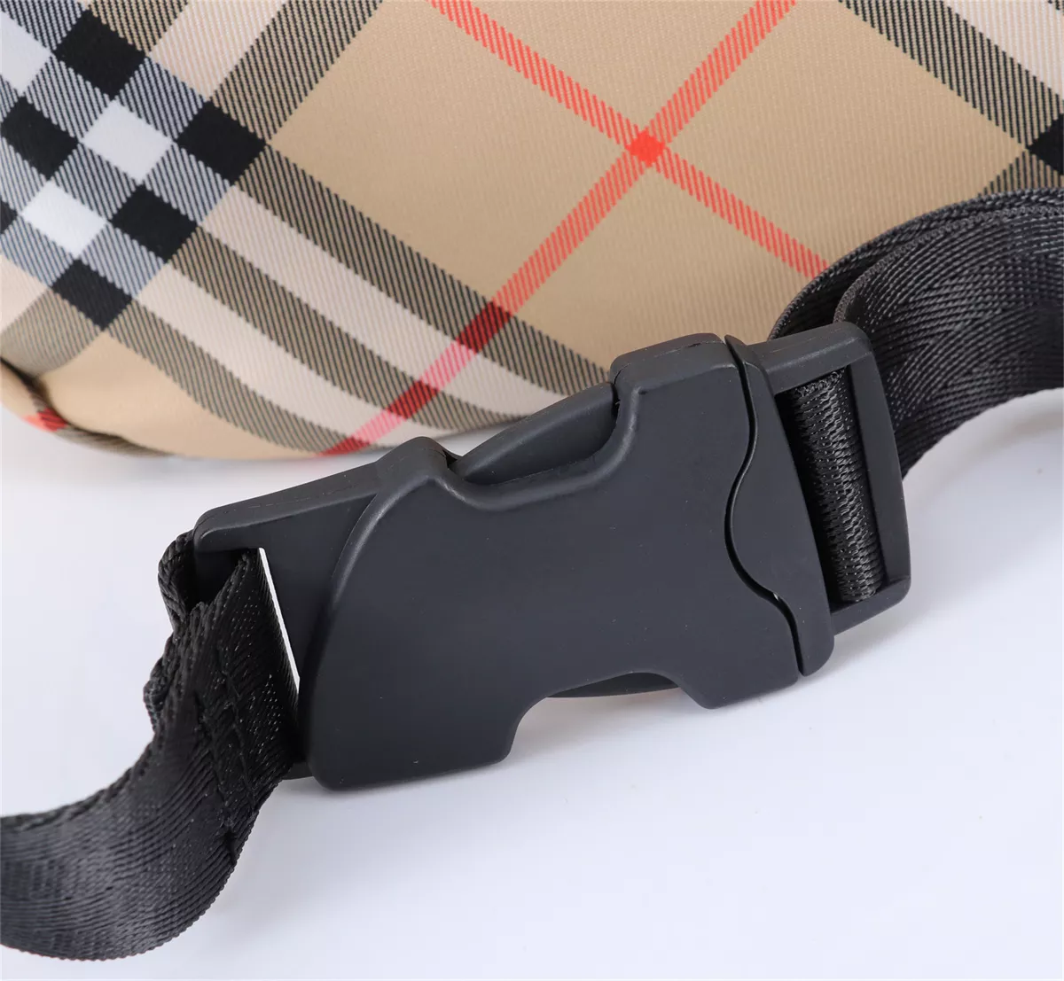 Resilient 6586 Burberry AAA Quality Belt Bags