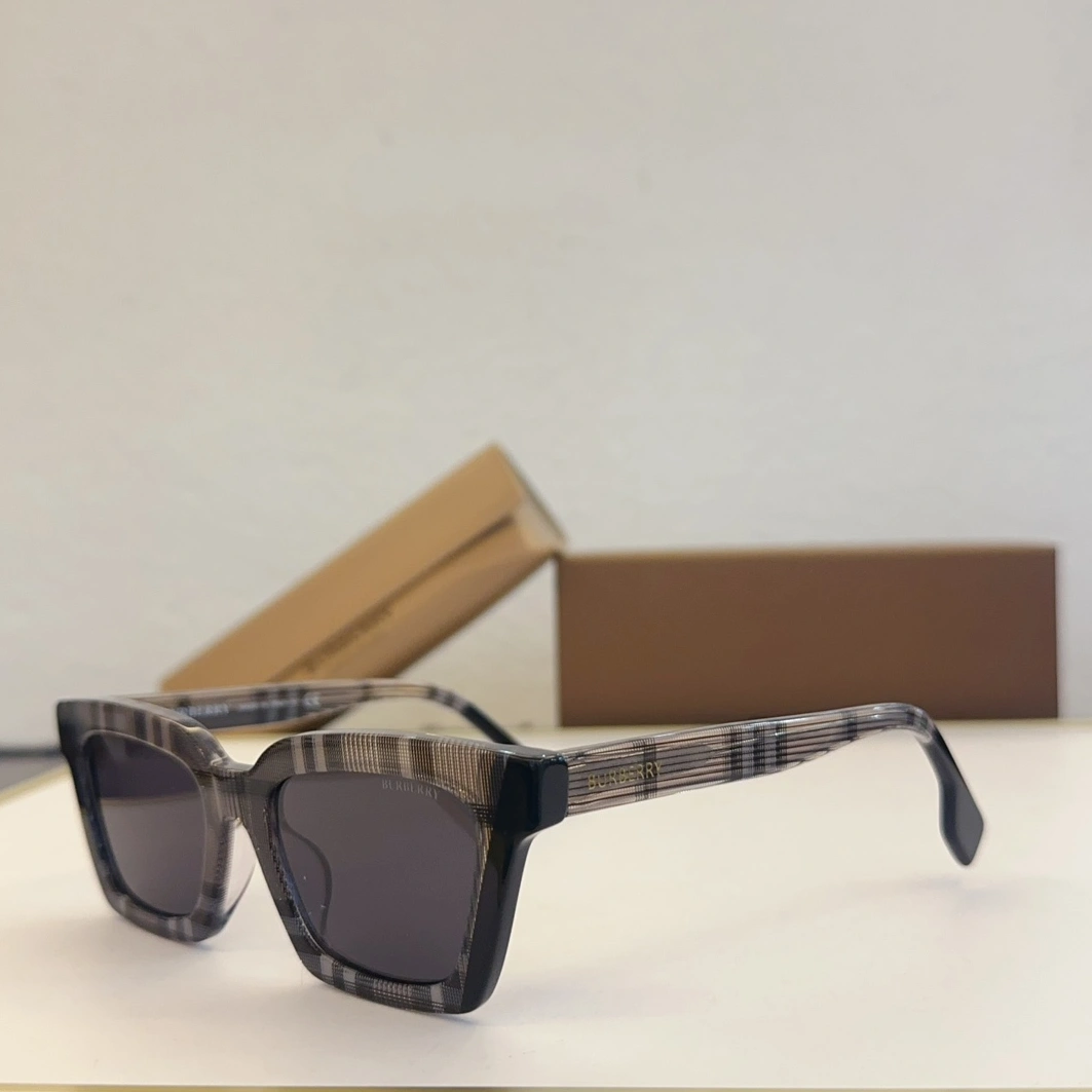 Resilient 661 Burberry AAA Quality Sunglasses