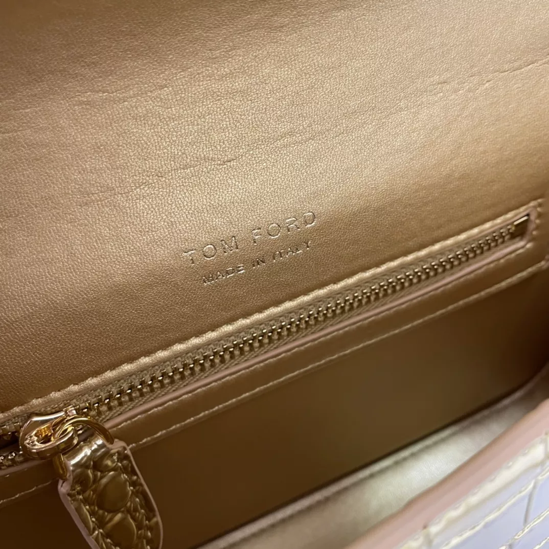 Resilient 666 Tom Ford AAA Quality Messenger Bags For Women